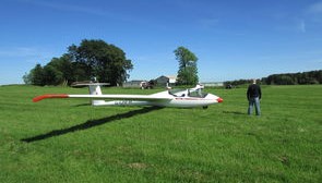 九游游戏中心官网-草地网球公开赛郑钦文首次闯入八强，超霸世家代言人