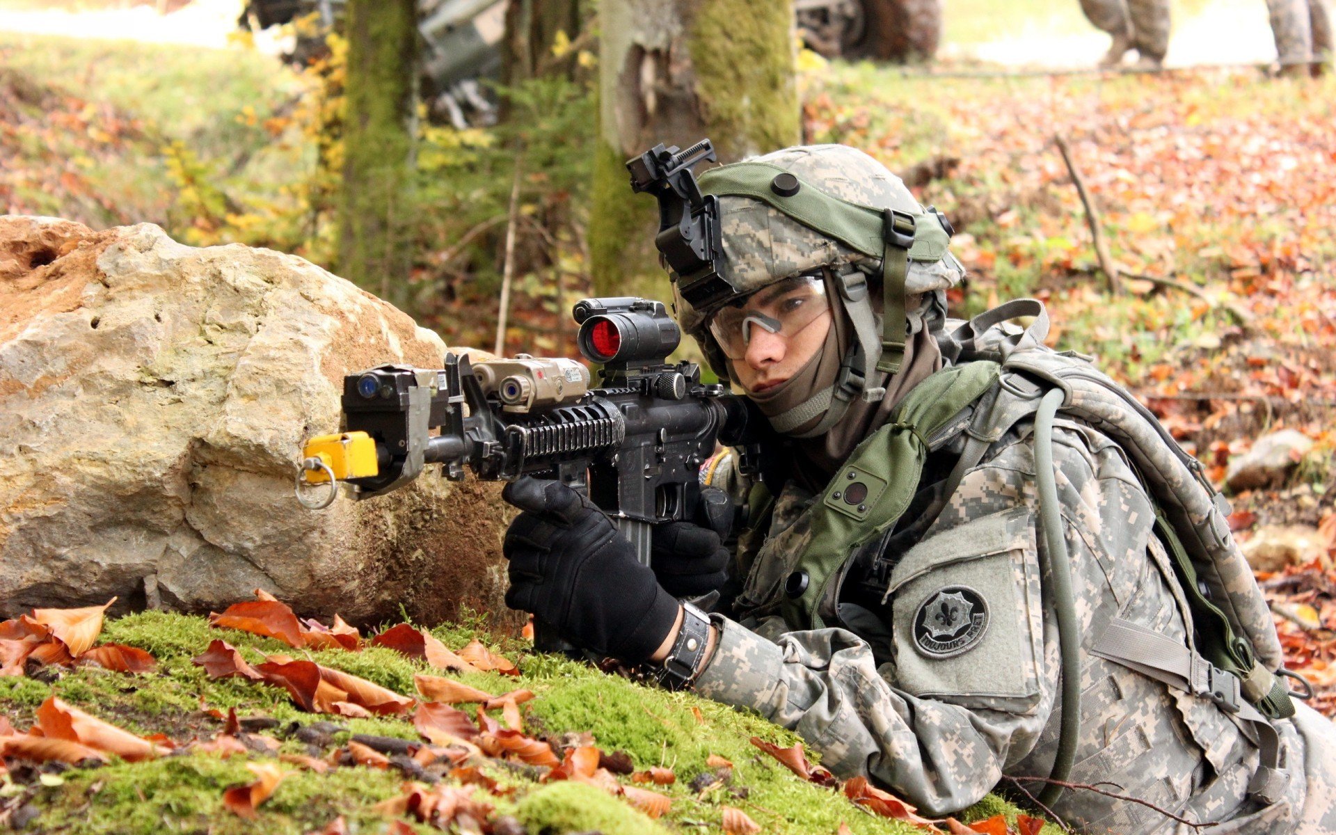 _壮丽登山:登顶喜悦与挑战并存_,壮丽山峰