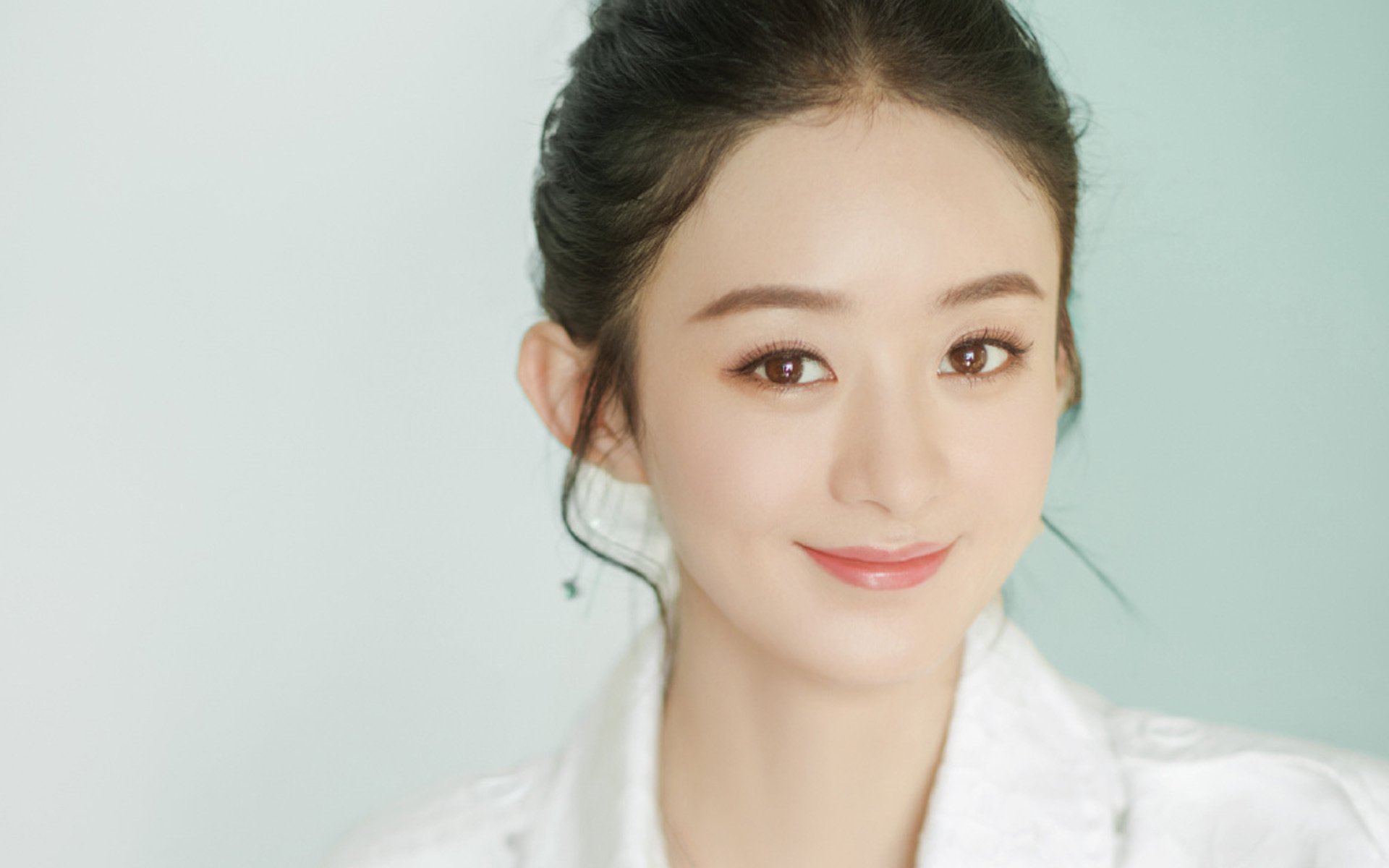 -客场作战氛围热烈，球迷助威声不断，客场球迷啥意思