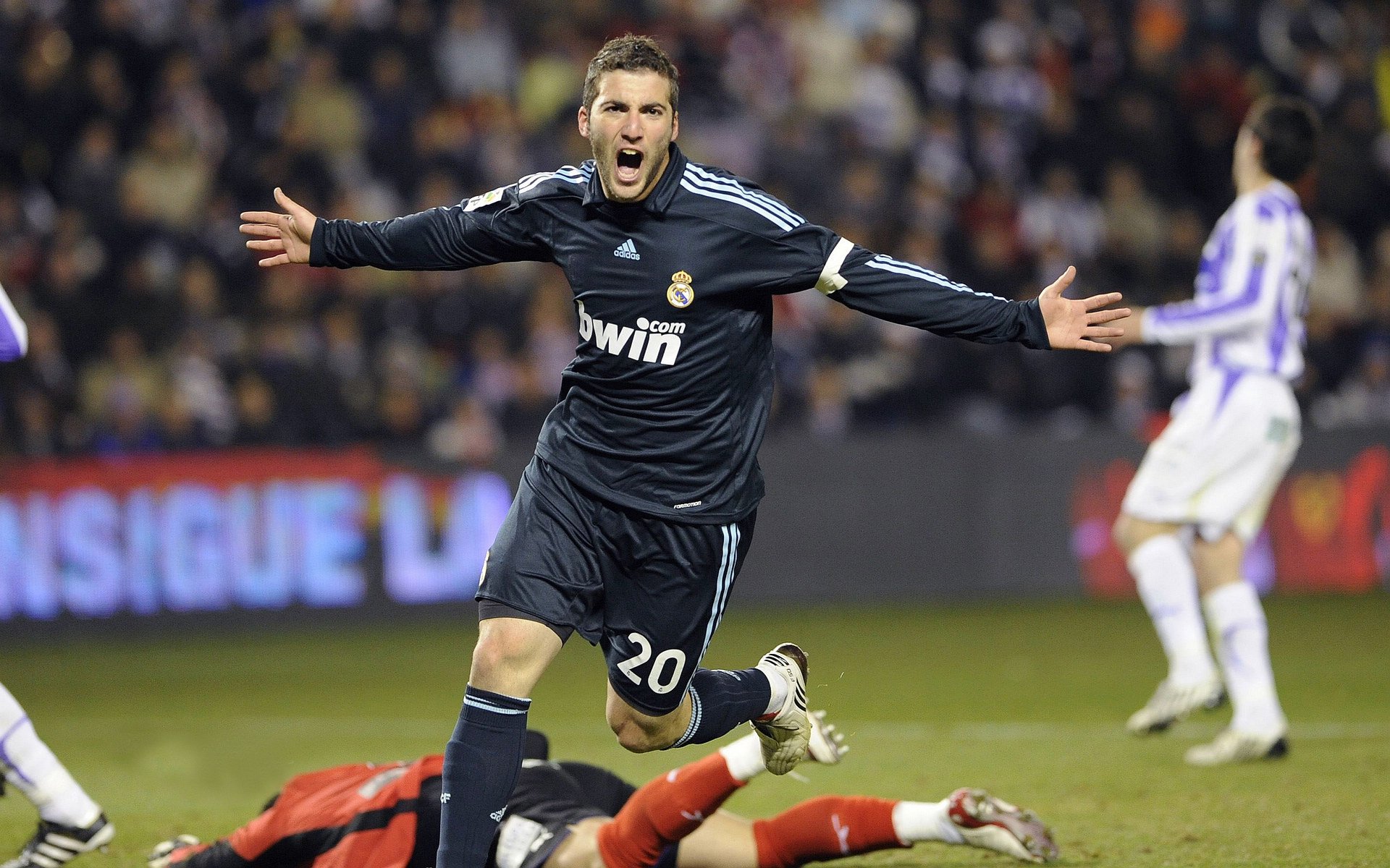 杰克·阿莱克西决赛表现亮眼夺冠有望,杰克 莱西